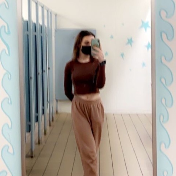 Meet your Posher, Ash - Picture 1 of 1